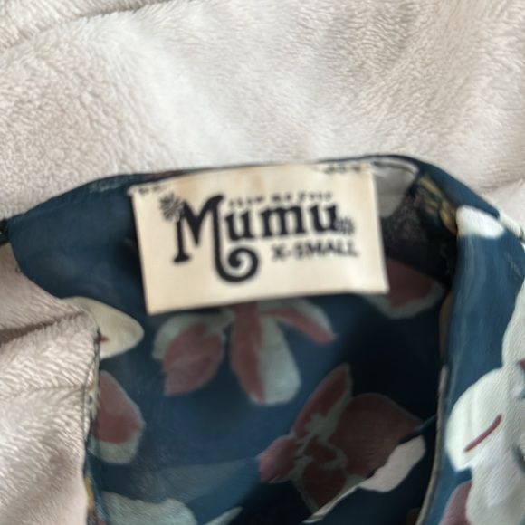 Show Me Your Mumu TILLIE TIE size X- Small Floral Romper Keyhole Back Navy Blue - Picture 11 of 12